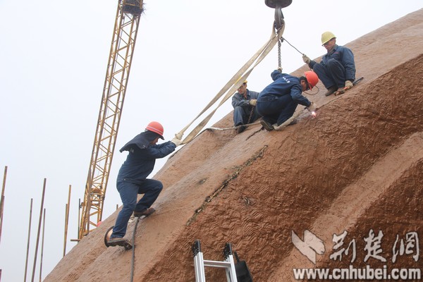 現(xiàn)全球最大關(guān)公青銅雕像，目測(cè)宇達(dá)施工（圖）